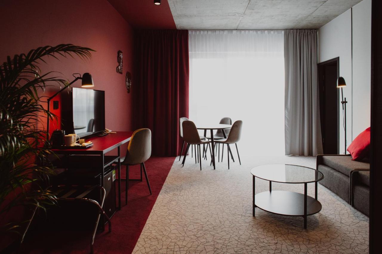 Arche Hotel Pila Exterior photo
