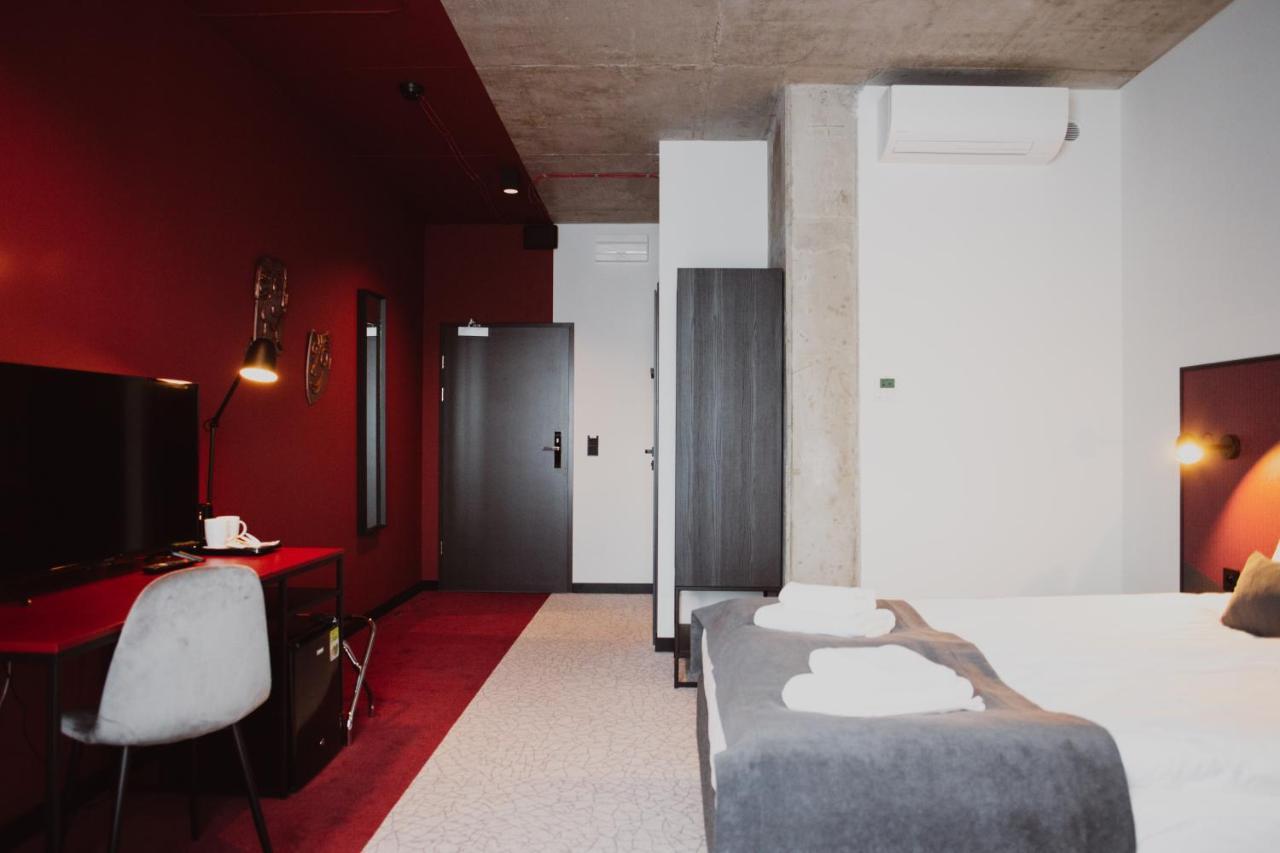 Arche Hotel Pila Exterior photo
