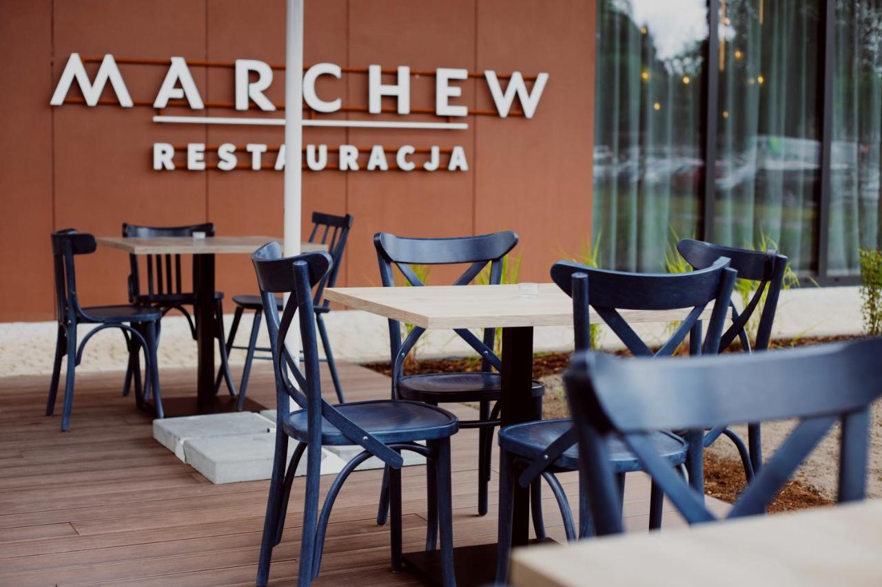 Arche Hotel Pila Exterior photo